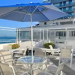 Hr.165 - Apartamento Com Uma Suite Para Alugar Em Copacabana, Com Piscina Vista Mar No Terraco
